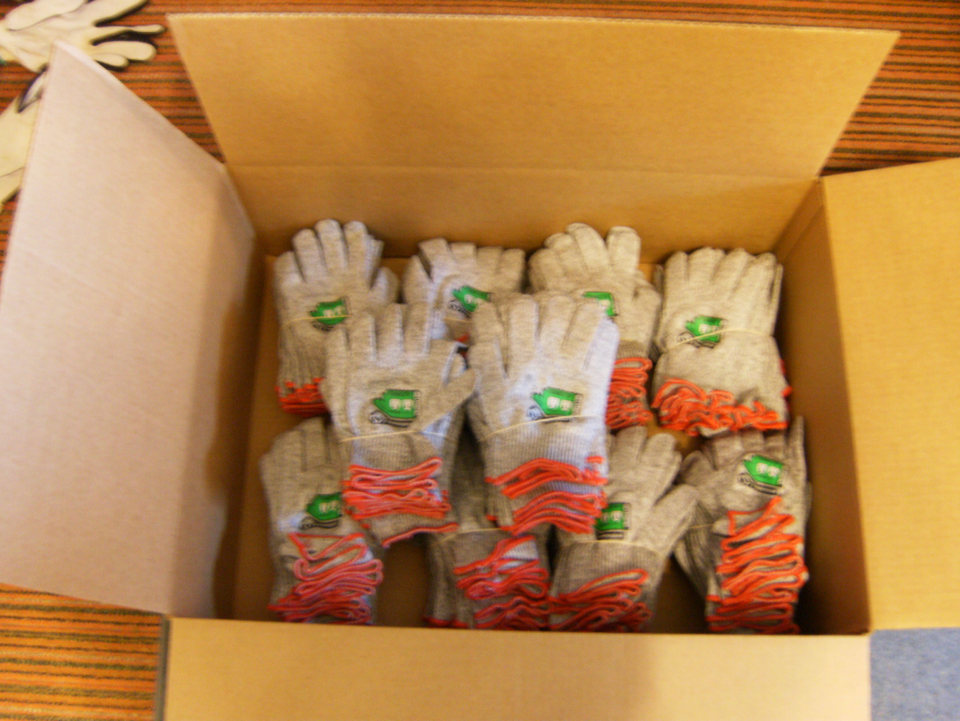 Bulk 120 Pairs of Cut Resistant Gloves Size 7 Superior Glove